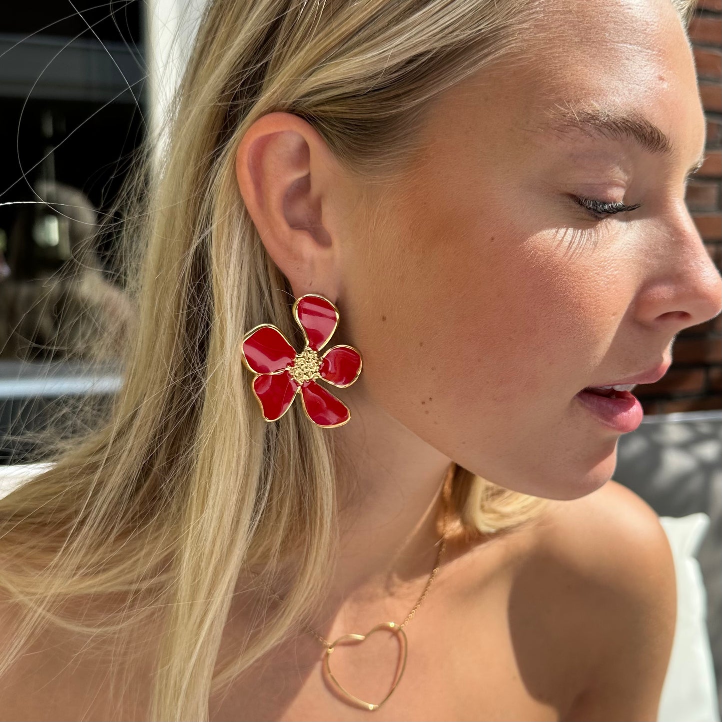 FLOWER ROOD OORBELLEN