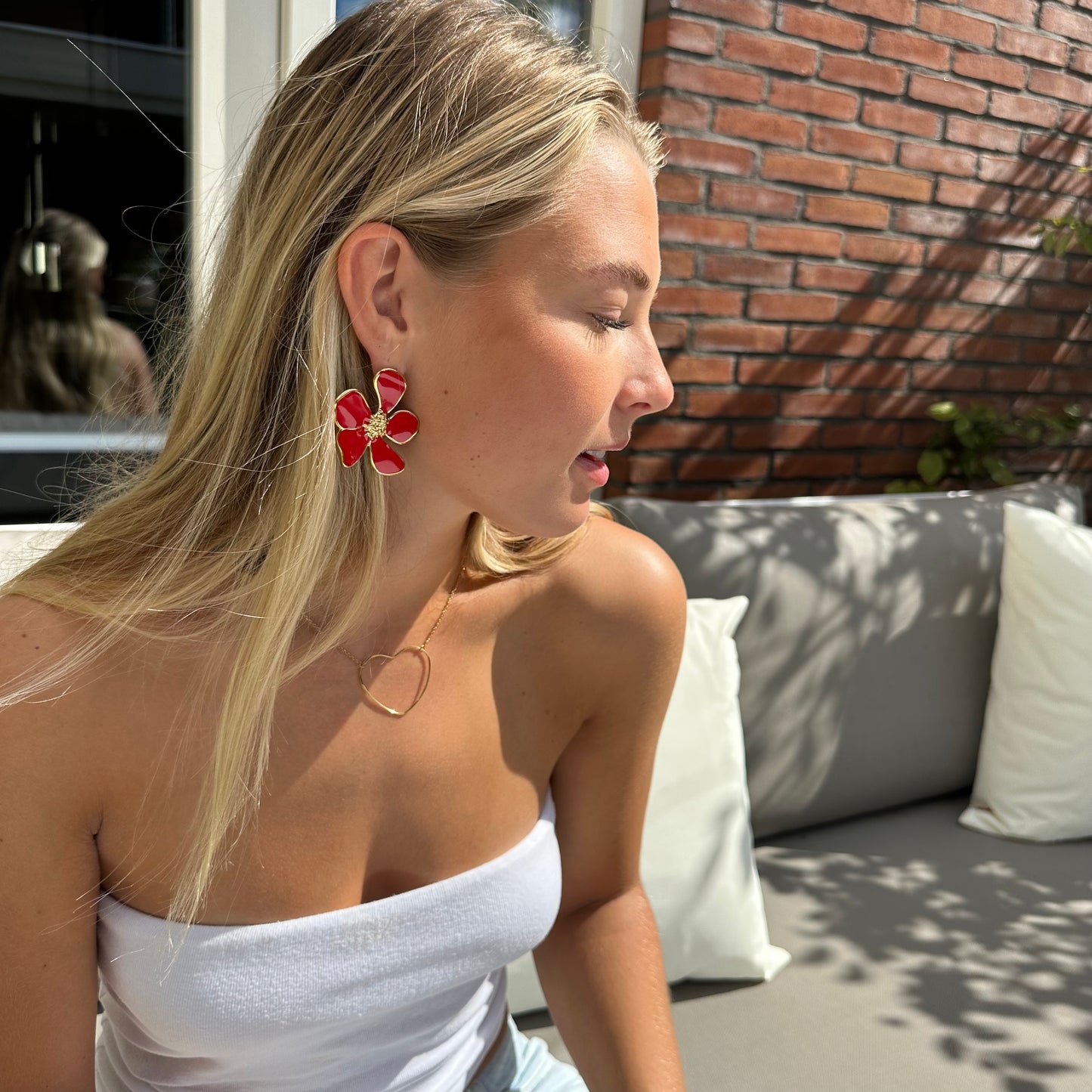 FLOWER ROOD OORBELLEN