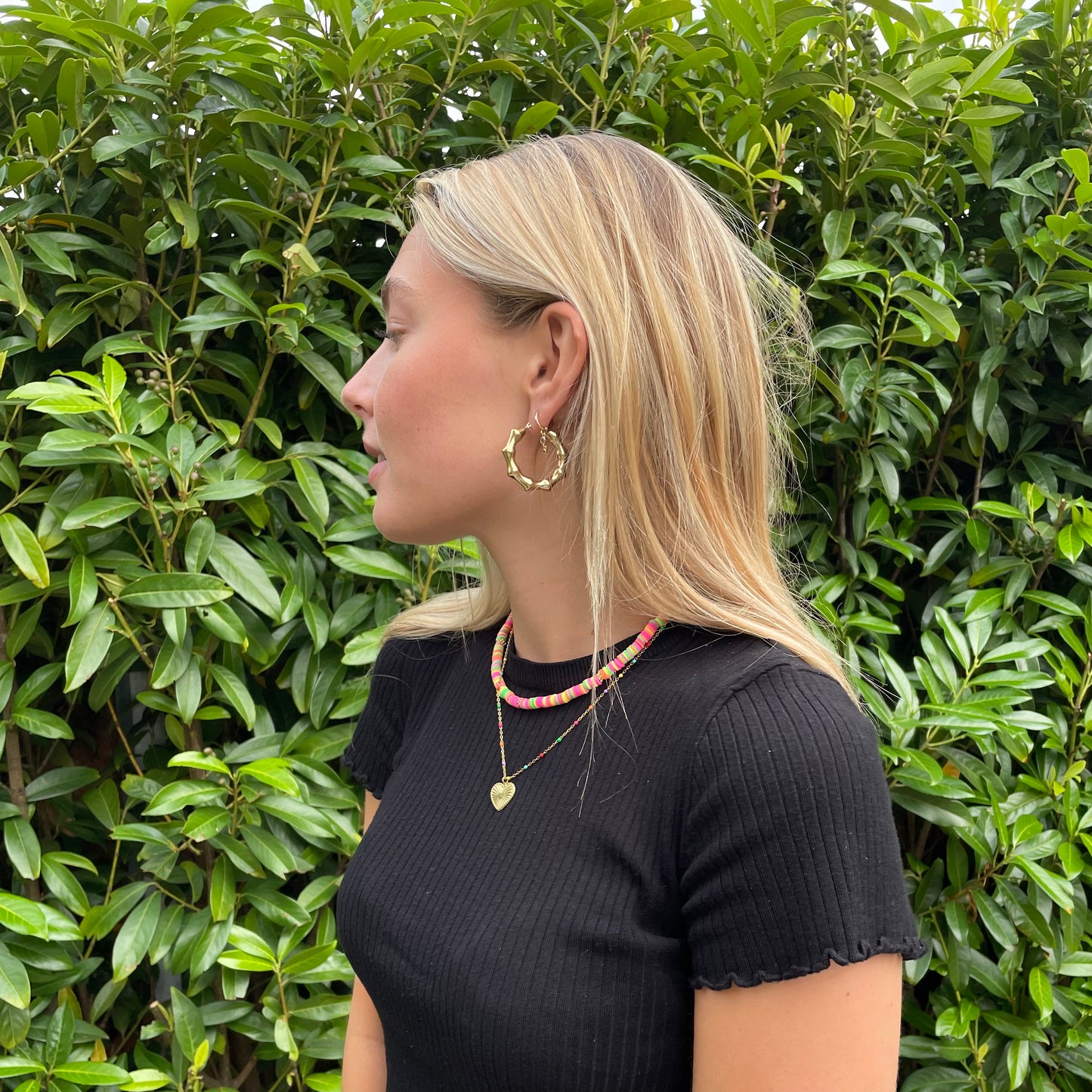 EDGY HOOPS GOUD OORBEL