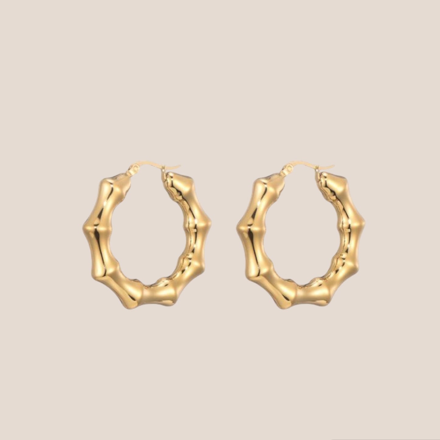 EDGY HOOPS GOUD OORBEL