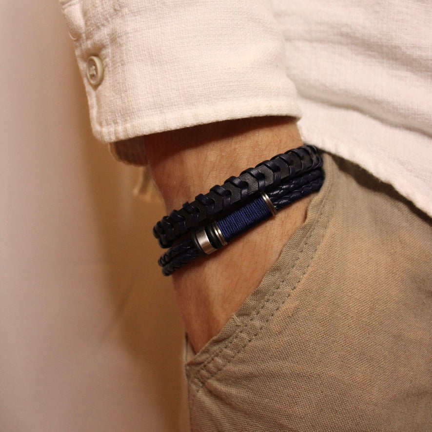 MAJESTIC BRAIDED LEATHER BLAUW MANNENARMBAND