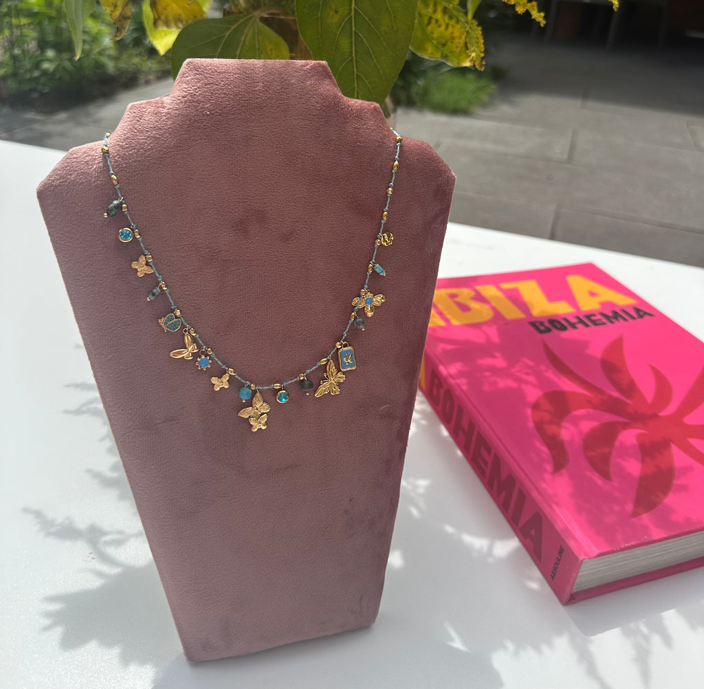 AZURE BUTTERFLY BLAUW BEDELKETTING