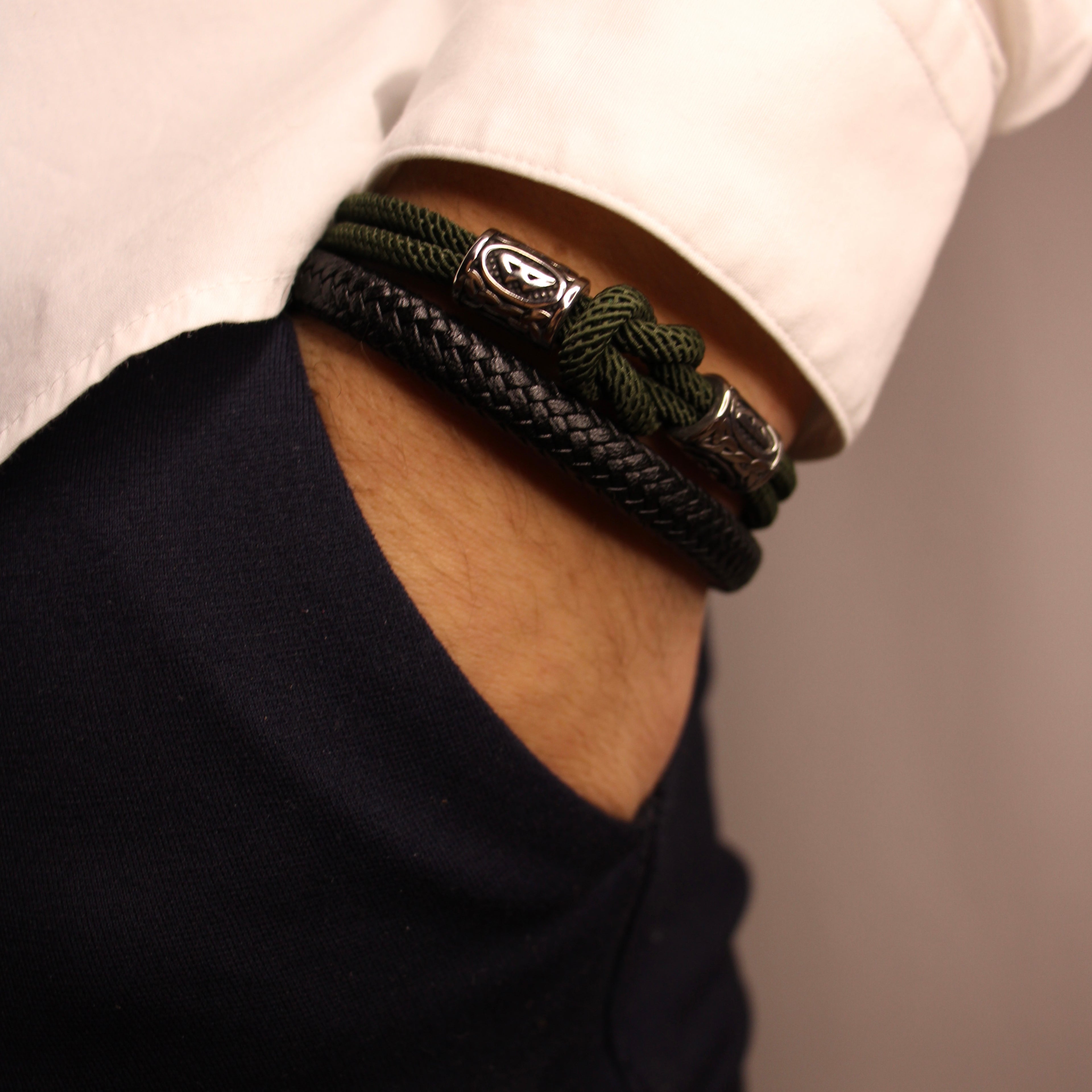 POWERFUL KNOT GROEN MANNENARMBAND