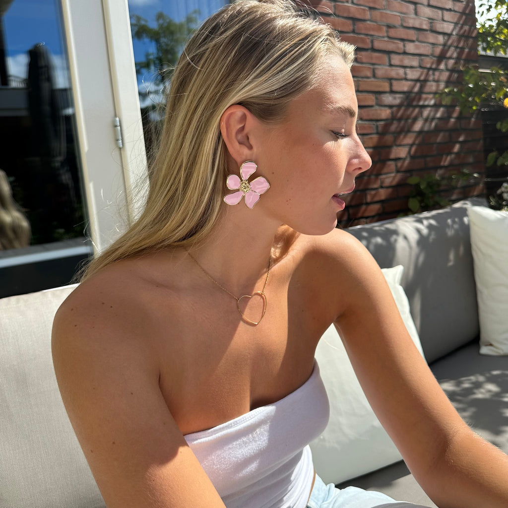 FLOWER ROZE OORBELLEN