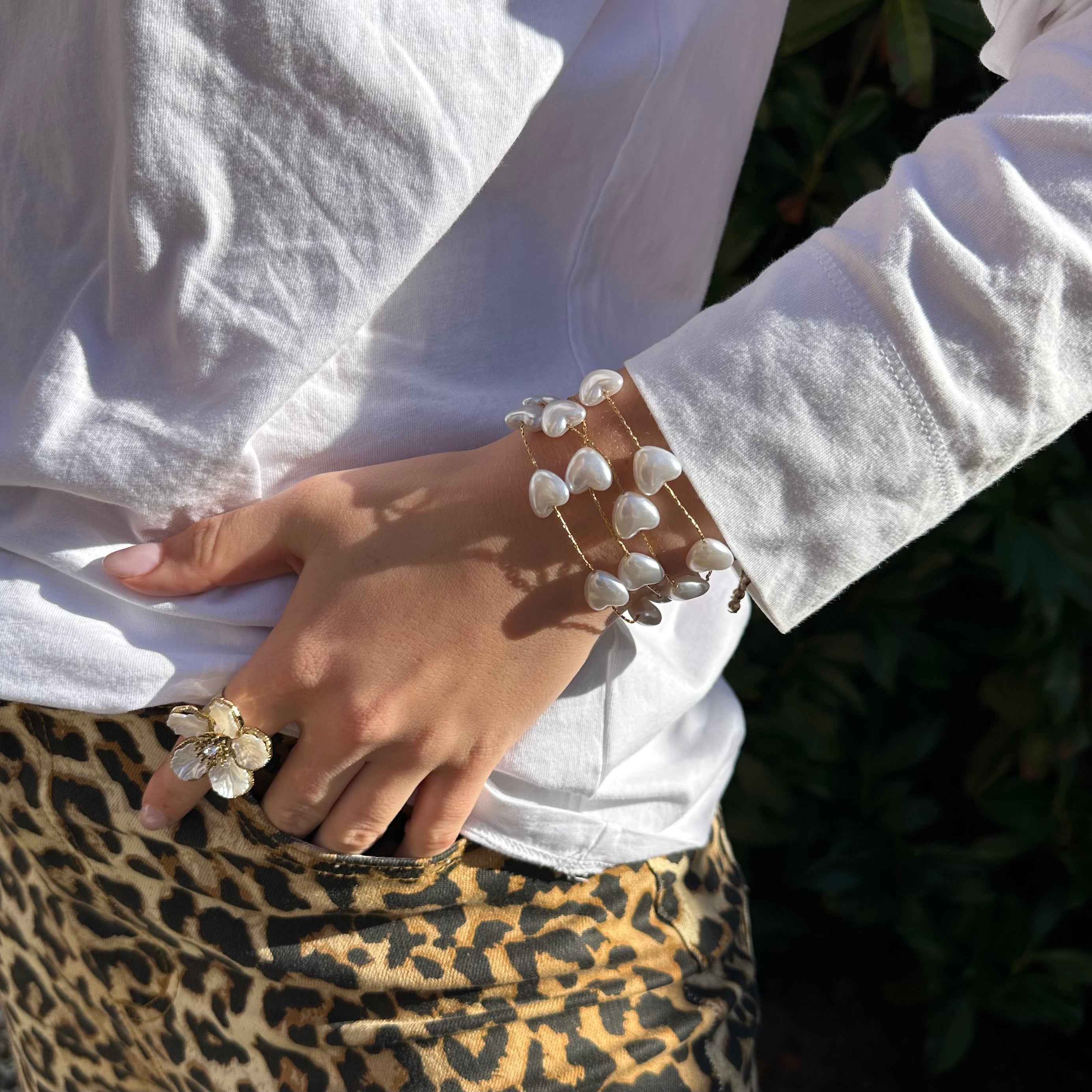 HEART PEARL ARMBAND