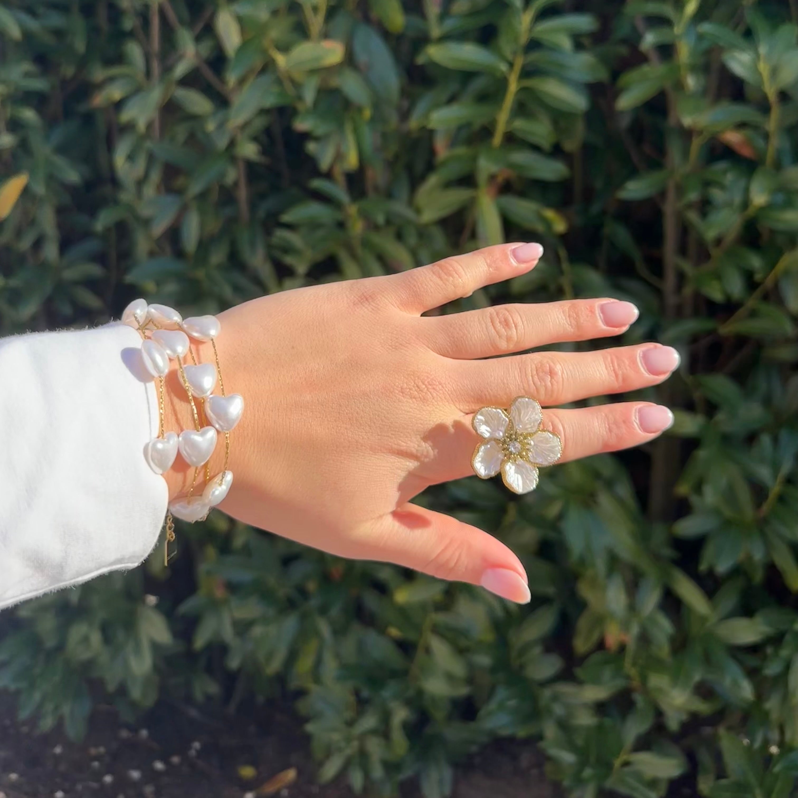 HEART PEARL ARMBAND