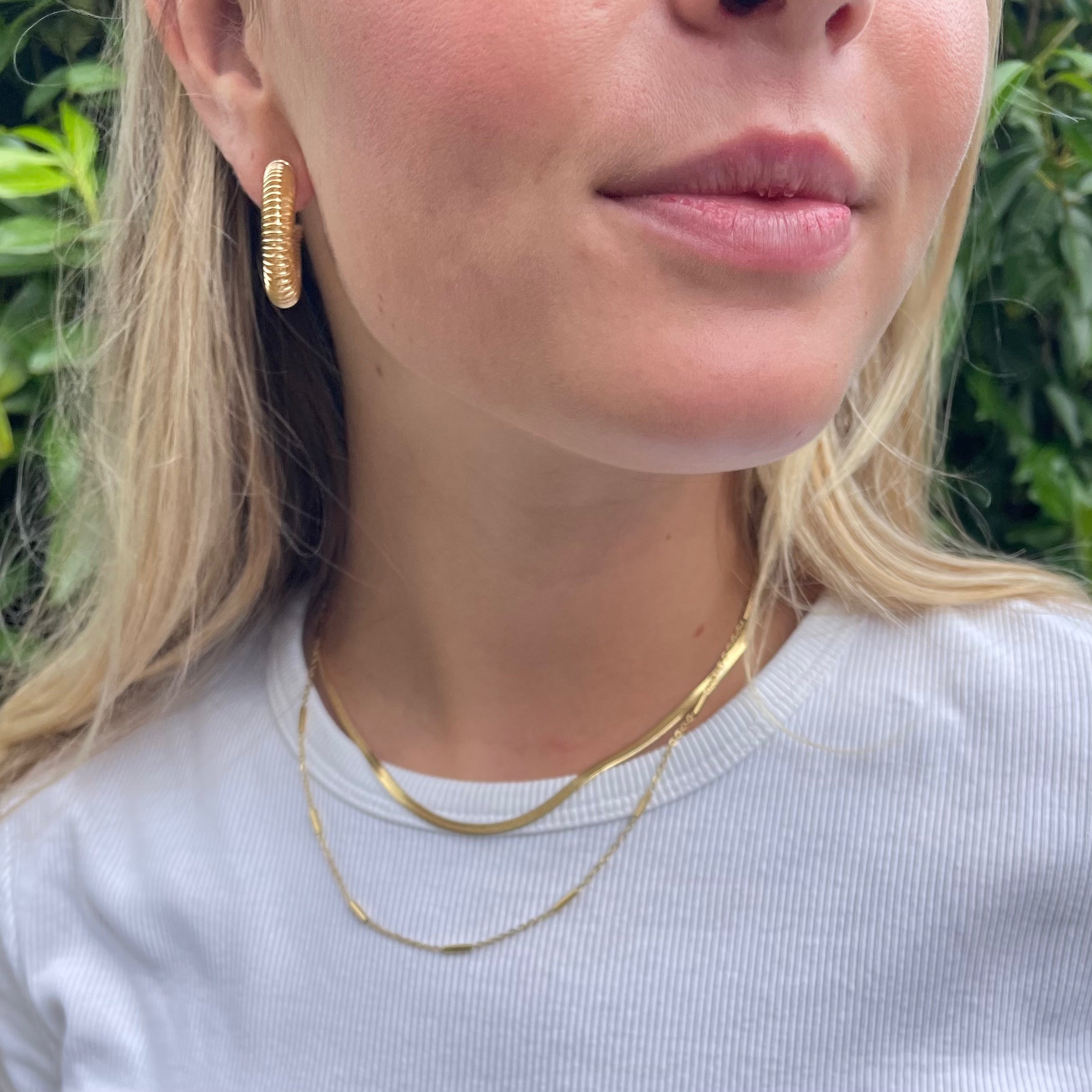 SPIRAAL HOOP GOUD OORBEL KLEIN