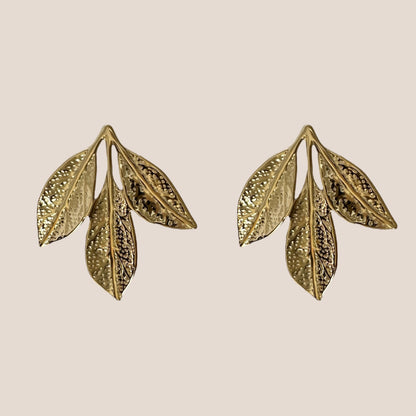 NATURE'S ELEGANCE GOUD BLAD OORBELLEN