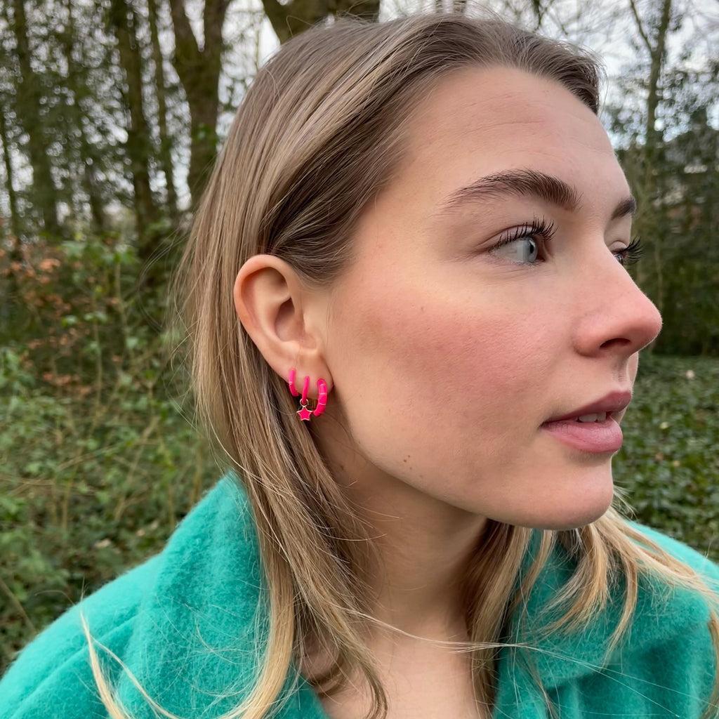 ENAMEL MONOCHROME ROZE OORBEL